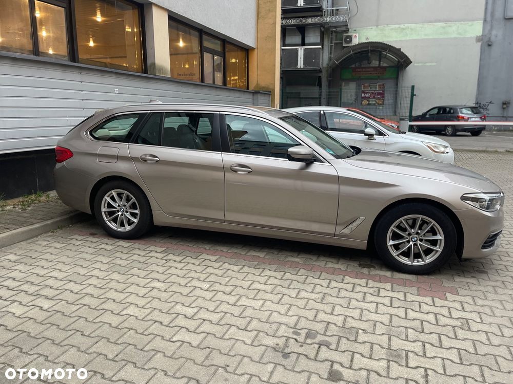 BMW Seria 5 520d Touring - 2