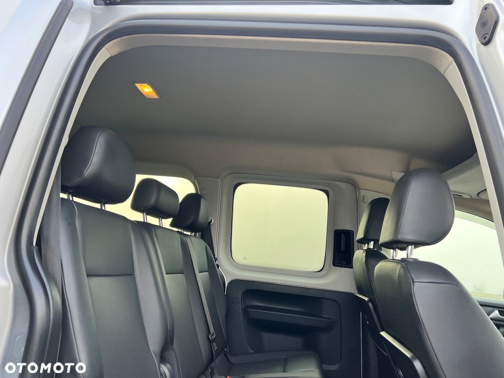 Volkswagen Caddy Maxi Highline DSG - 11