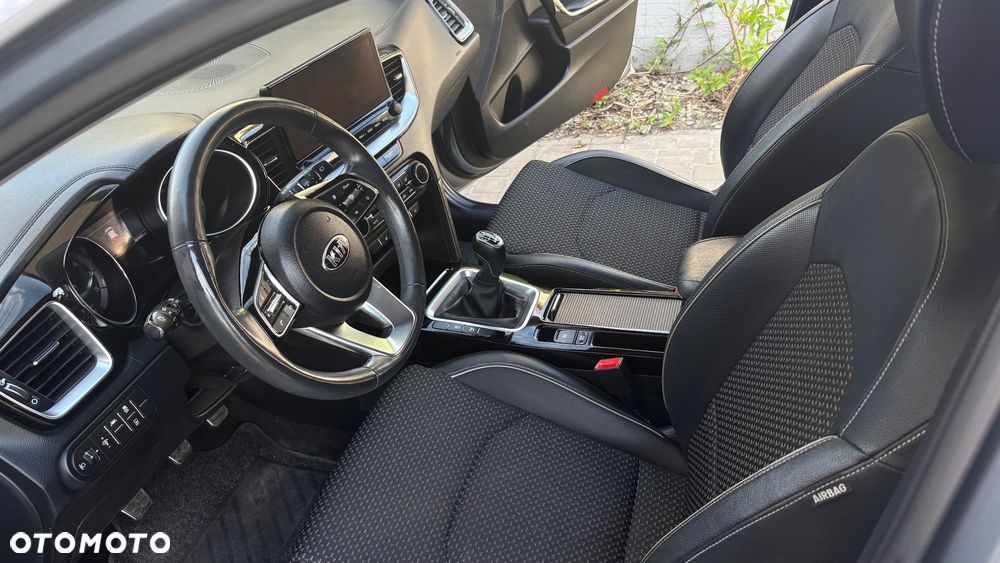 Kia Ceed 1.5 T-GDI Business Line - 11