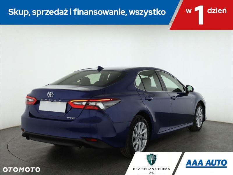 Toyota Camry - 7