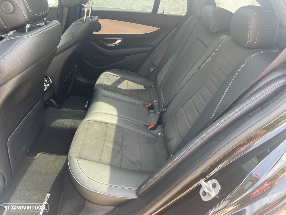 Mercedes-Benz E 300 de 4Matic 9G-TRONIC AMG Line - 13