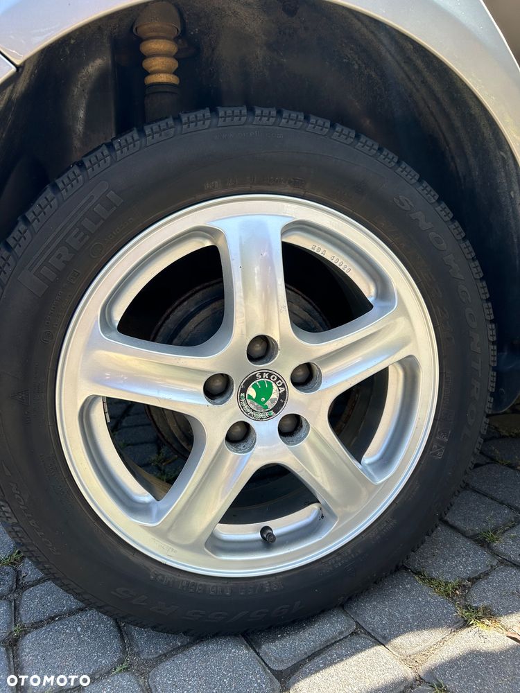 Skoda Fabia 1.2 HTP Elegance - 21