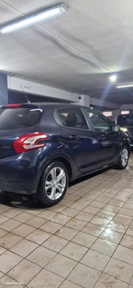 Peugeot 208 1.2 VTi SE Style - 5