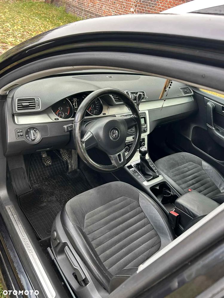 Volkswagen Passat 2.0 TDI Highline - 10