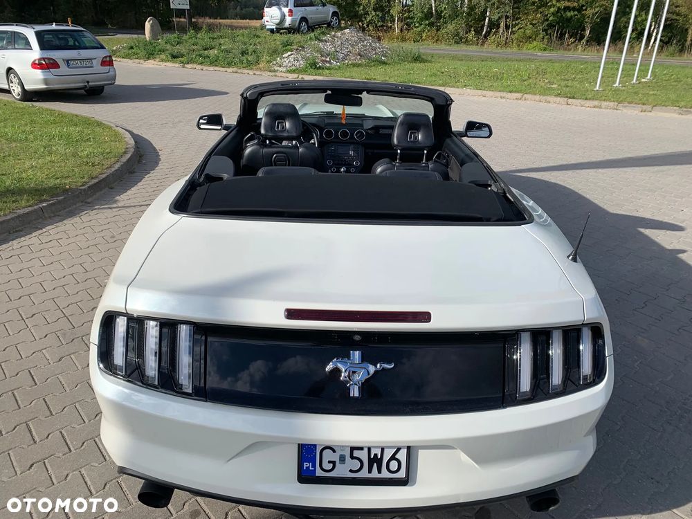 Ford Mustang - 16
