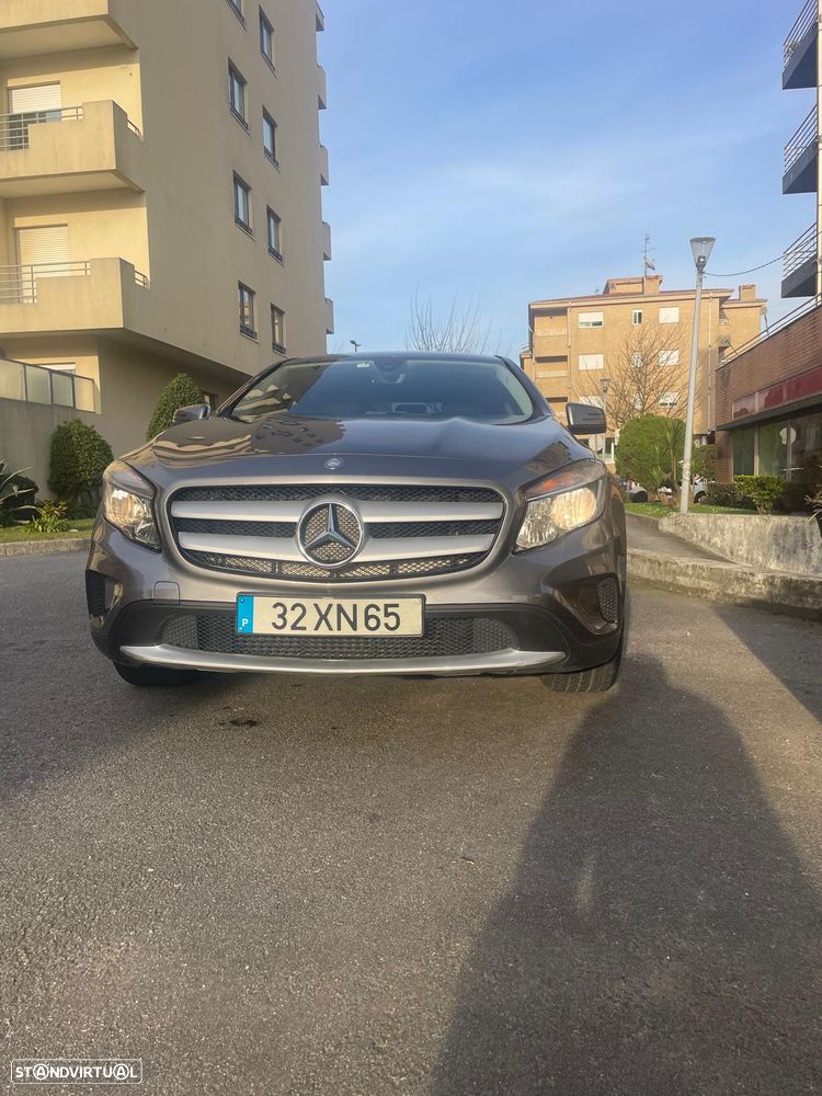 Mercedes-Benz GLA 180 - 2