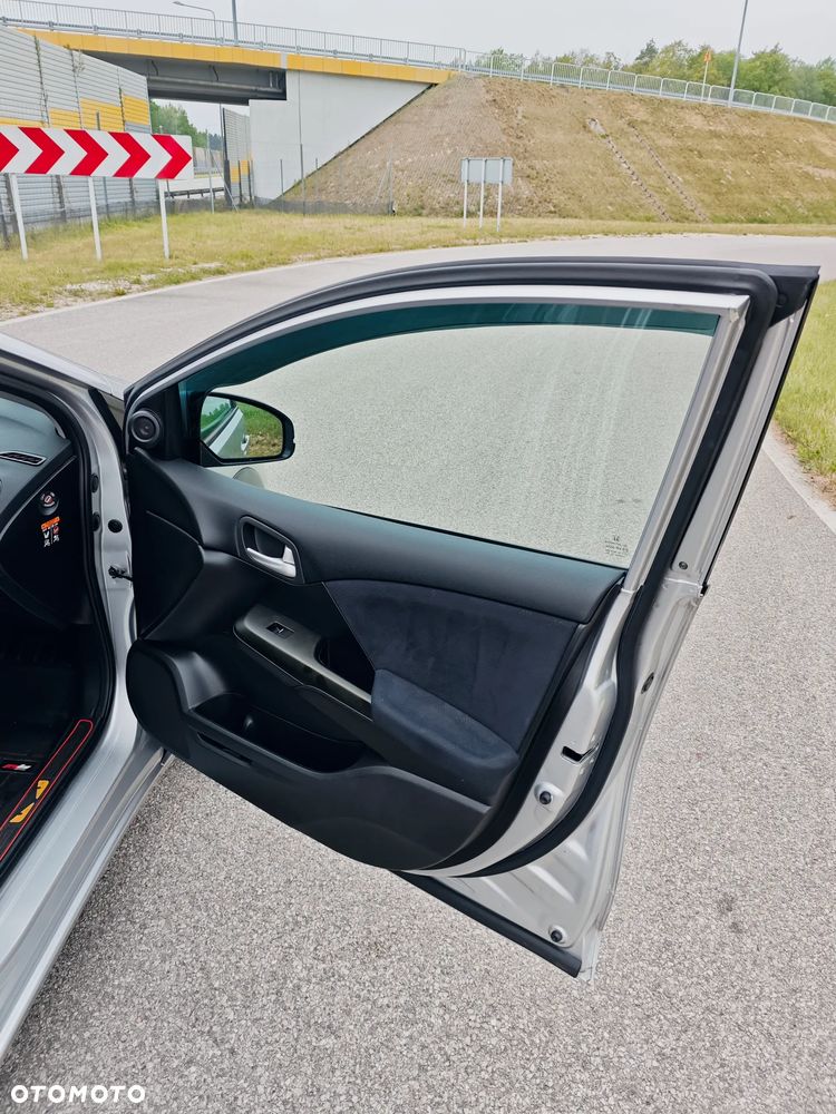 Honda Civic 1.8 i-VTEC Sport - 32