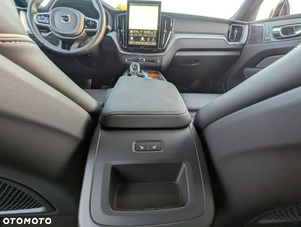 Volvo XC 60 B5 B AWD Plus Dark - 13