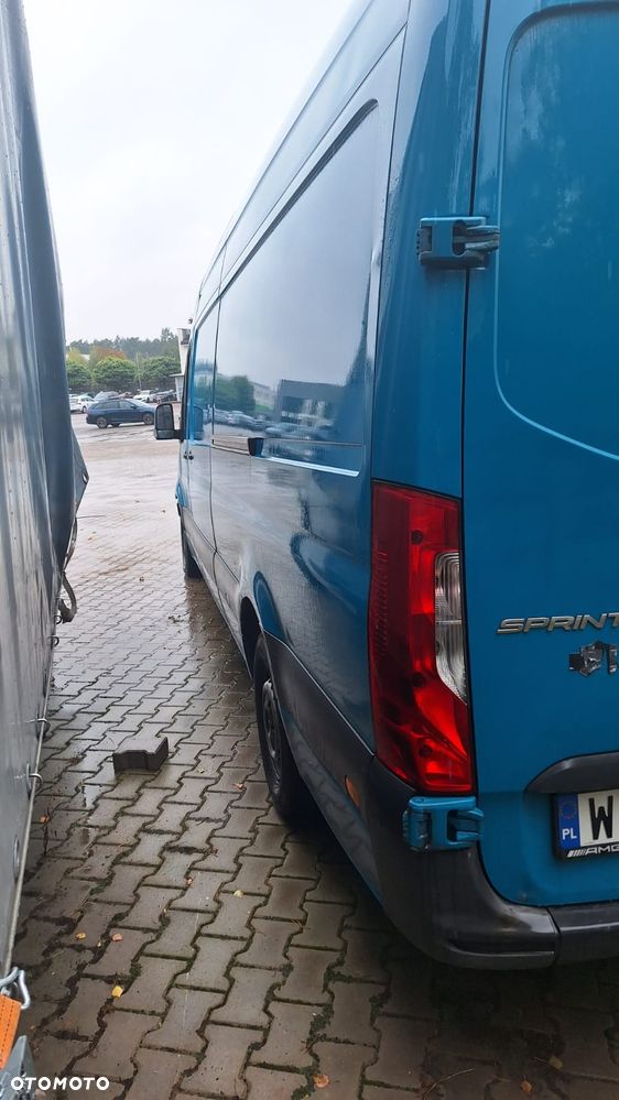 Mercedes-Benz Sprinter - 13