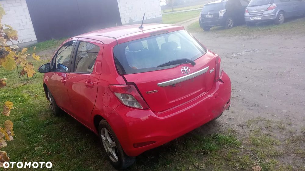 Toyota Yaris - 4