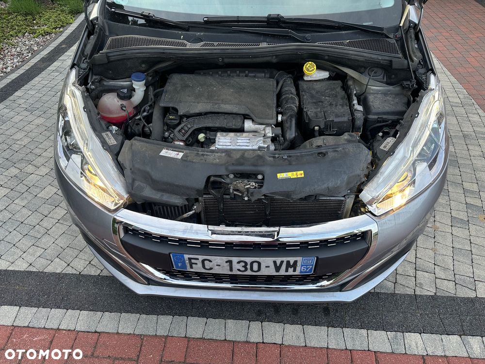 Peugeot 208 - 11