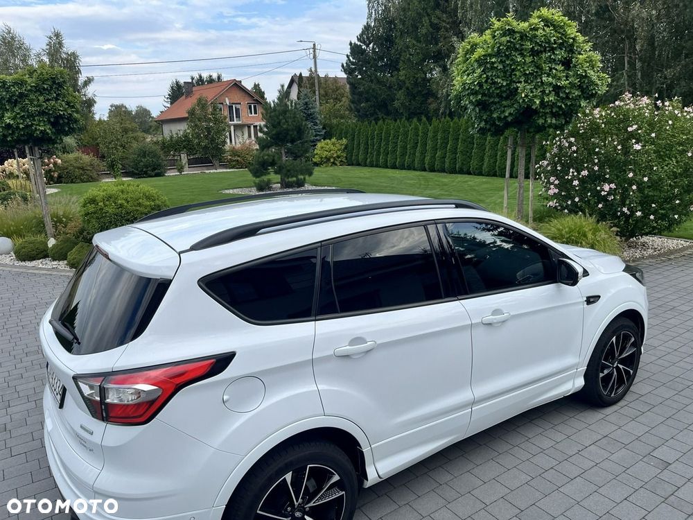 Ford Kuga 1.5 EcoBoost 2x4 ST-Line - 9