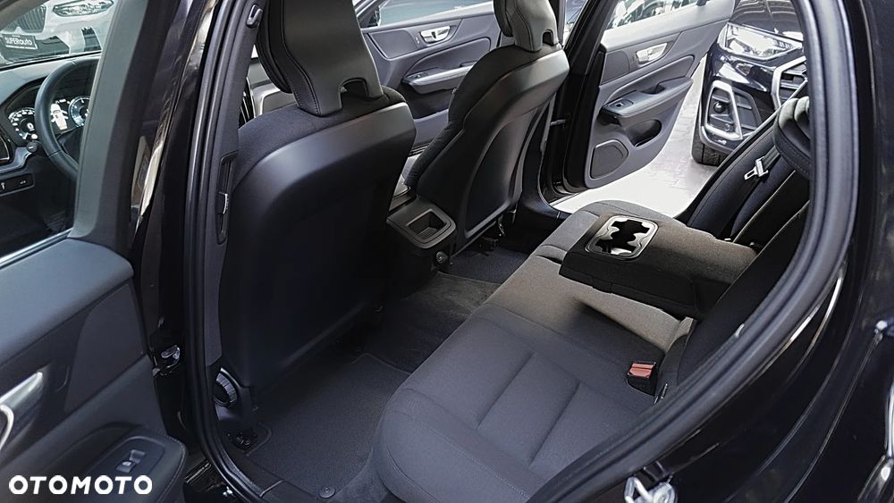 Volvo V60 D4 SCR - 16