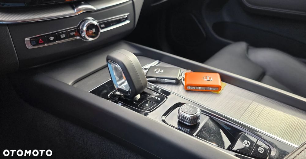 Volvo XC 60 B4 D AWD Ultimate Bright - 20