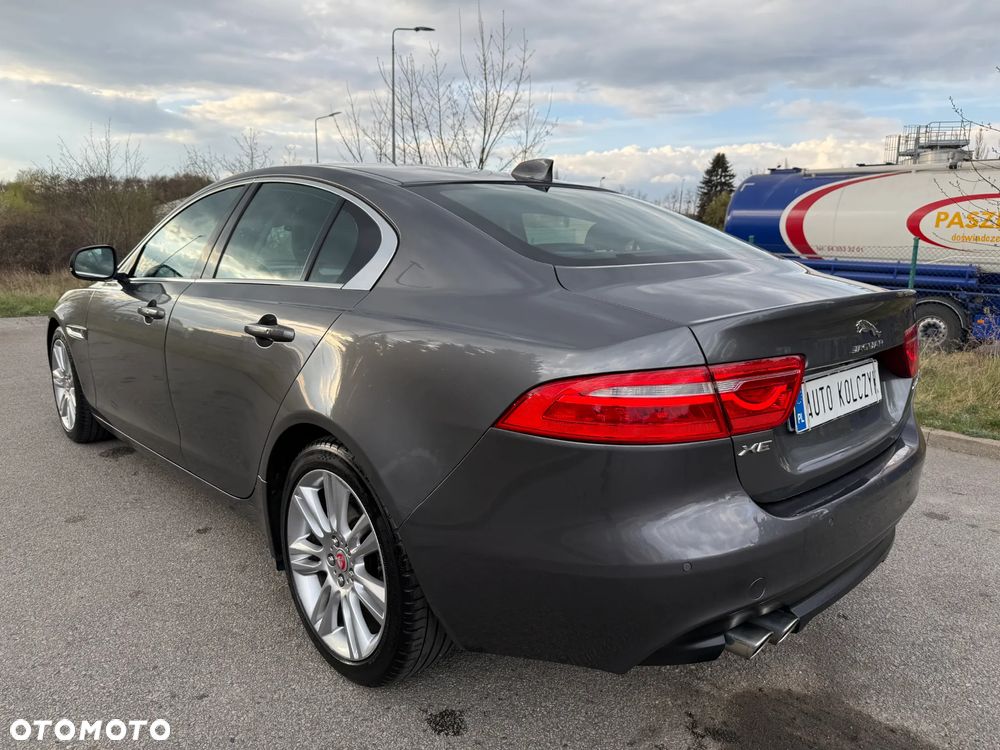 Jaguar XE - 7