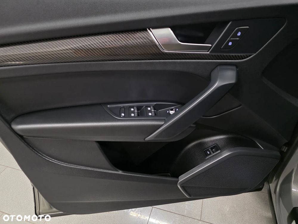 Audi Q5 40 TDI quattro S tronic S line - 24