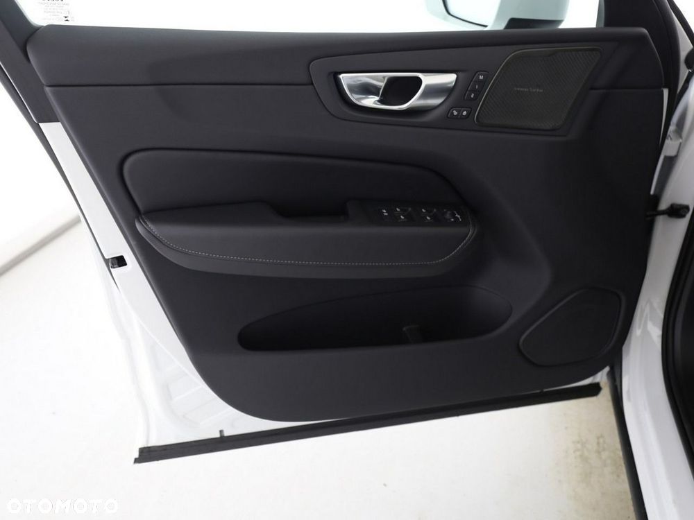 Volvo XC 60 T8 Plug-In Hybrid AWD Plus Bright - 10