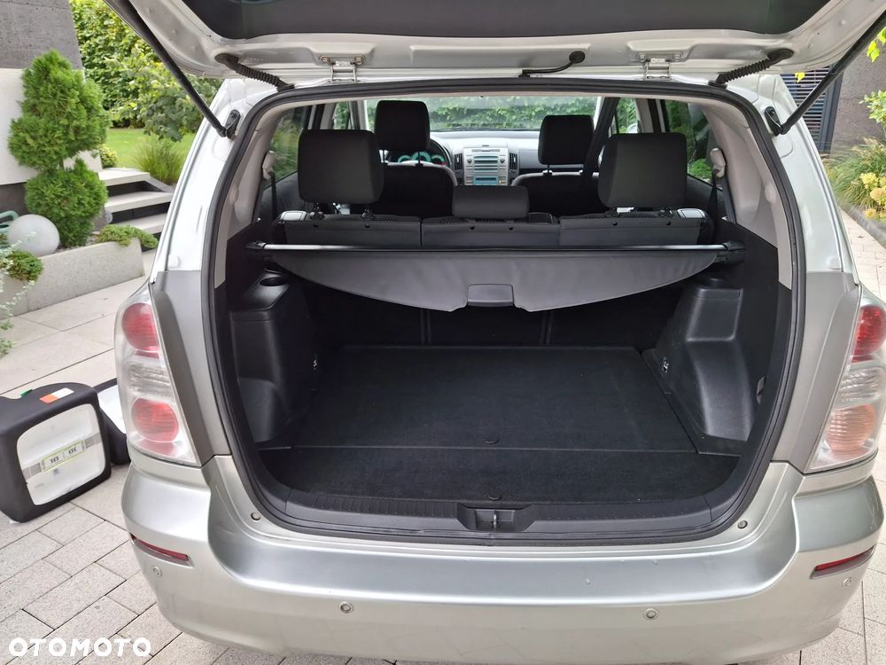 Toyota Corolla Verso - 17