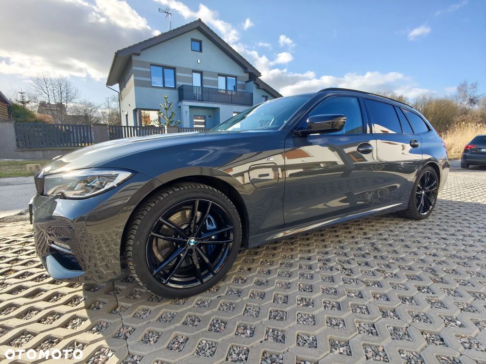 BMW Seria 3 330e xDrive M Sport - 1