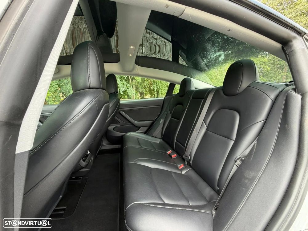 Tesla Model 3 Standard Range Plus RWD — fotografia 33