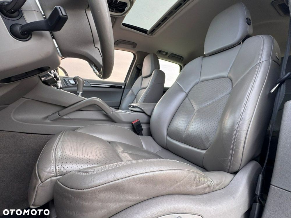 Porsche Cayenne S - 17