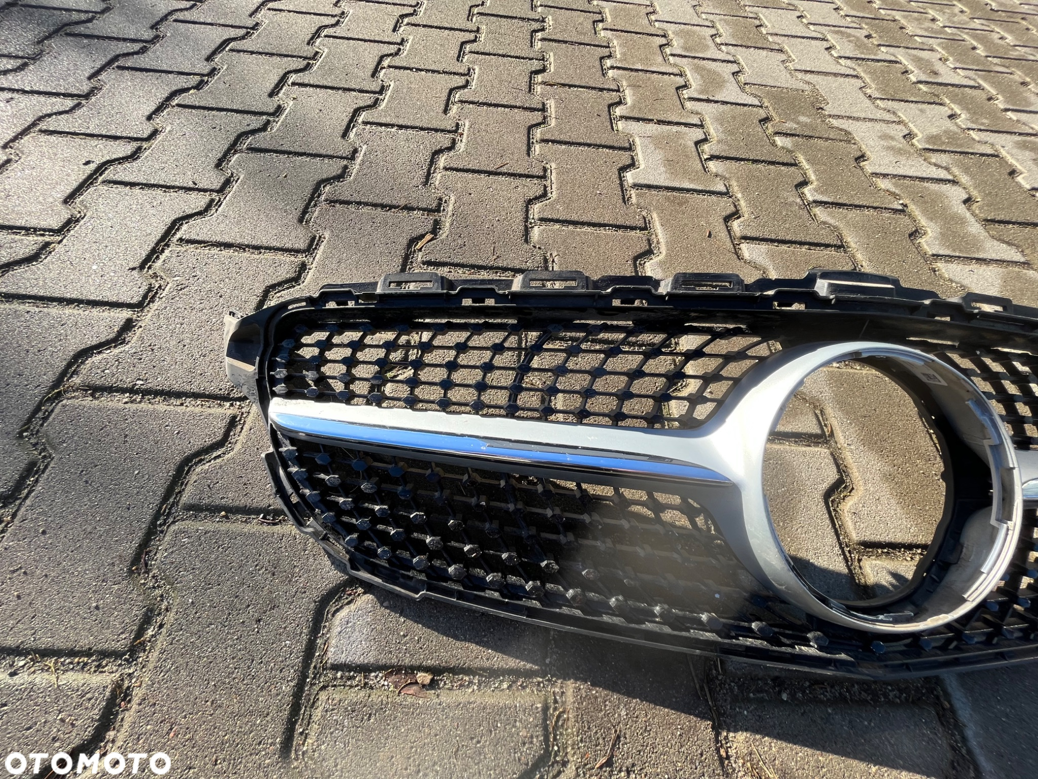 Atrapa Grill Mercedes C W205 - 3