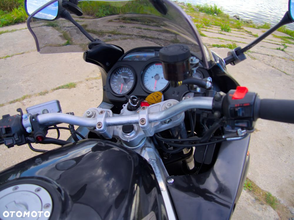 Honda VFR - 1