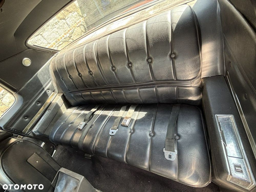 Oldsmobile Toronado - 26