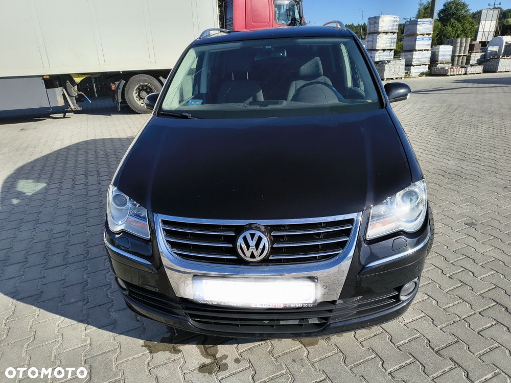 Volkswagen Touran - 1