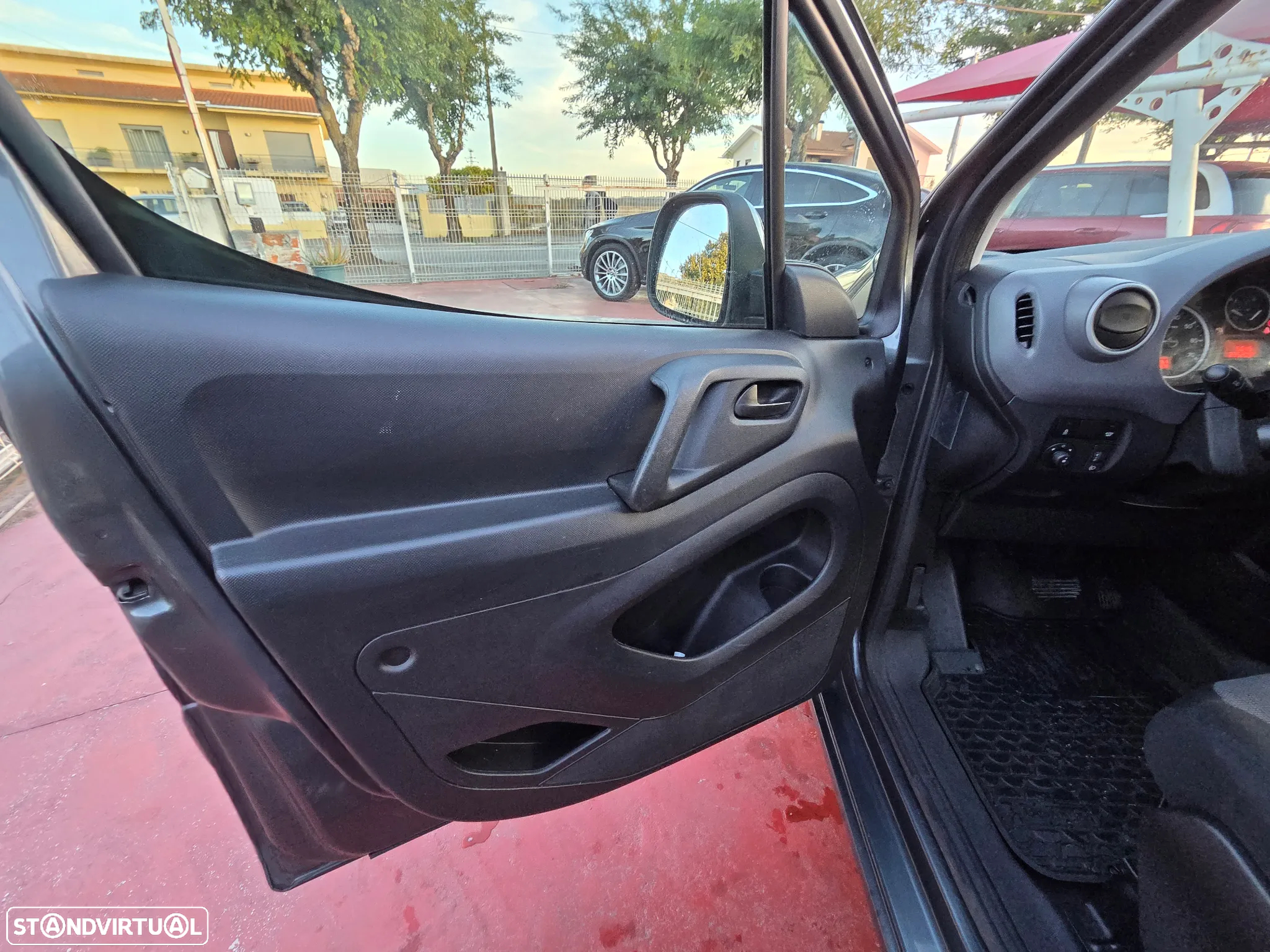 Citroën Berlingo 1.6 BlueHDI 100cv ETG6 - 13