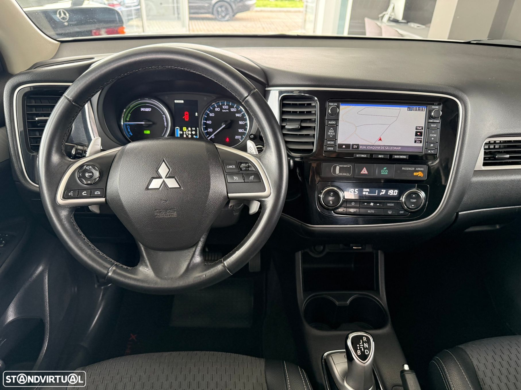 Mitsubishi Outlander 2.0 PHEV Intense Navi - 11
