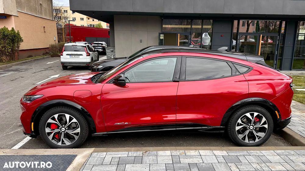 Ford Mustang Mach-E - 4