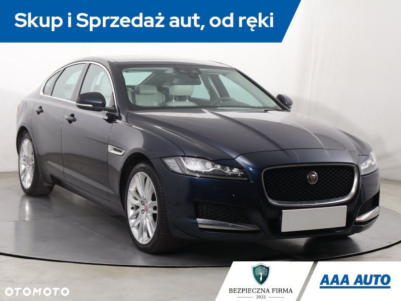 Jaguar XF - 3