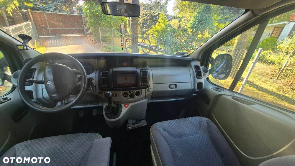 Renault Trafic - 16