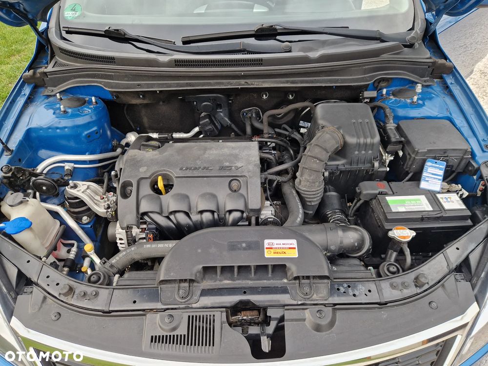 Kia Ceed 1.4 CVVT Dream-Team Edition - 8