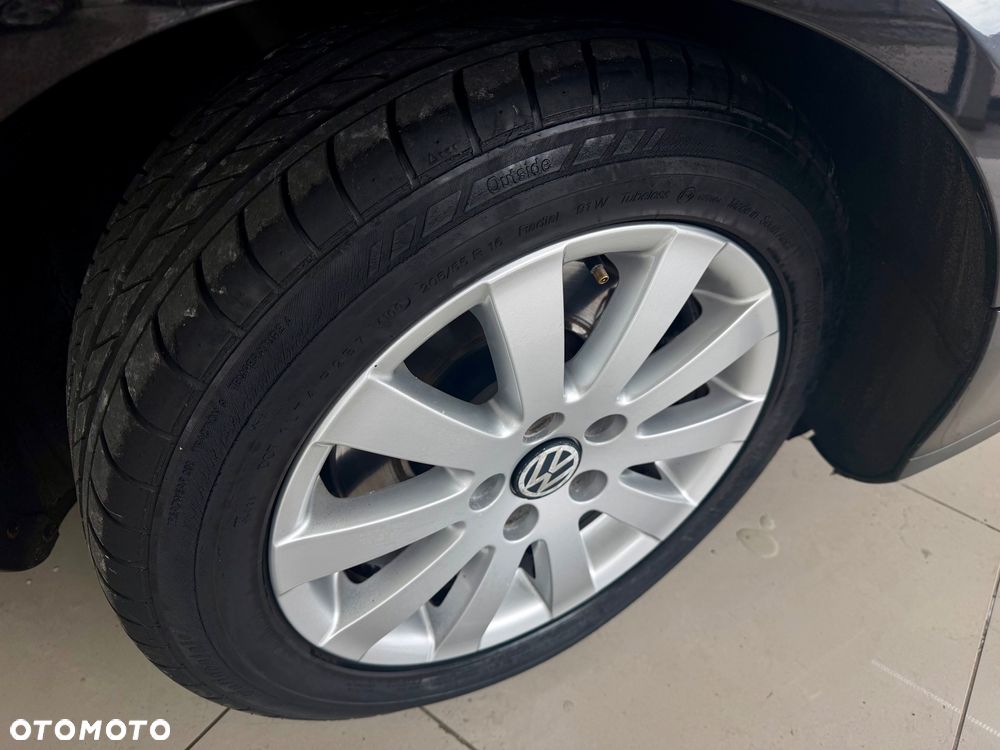 Volkswagen Passat - 13