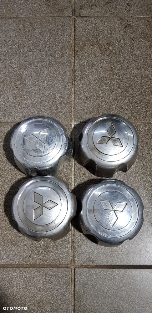 Mitsubishi L200 Dekielek Kołpak - 1