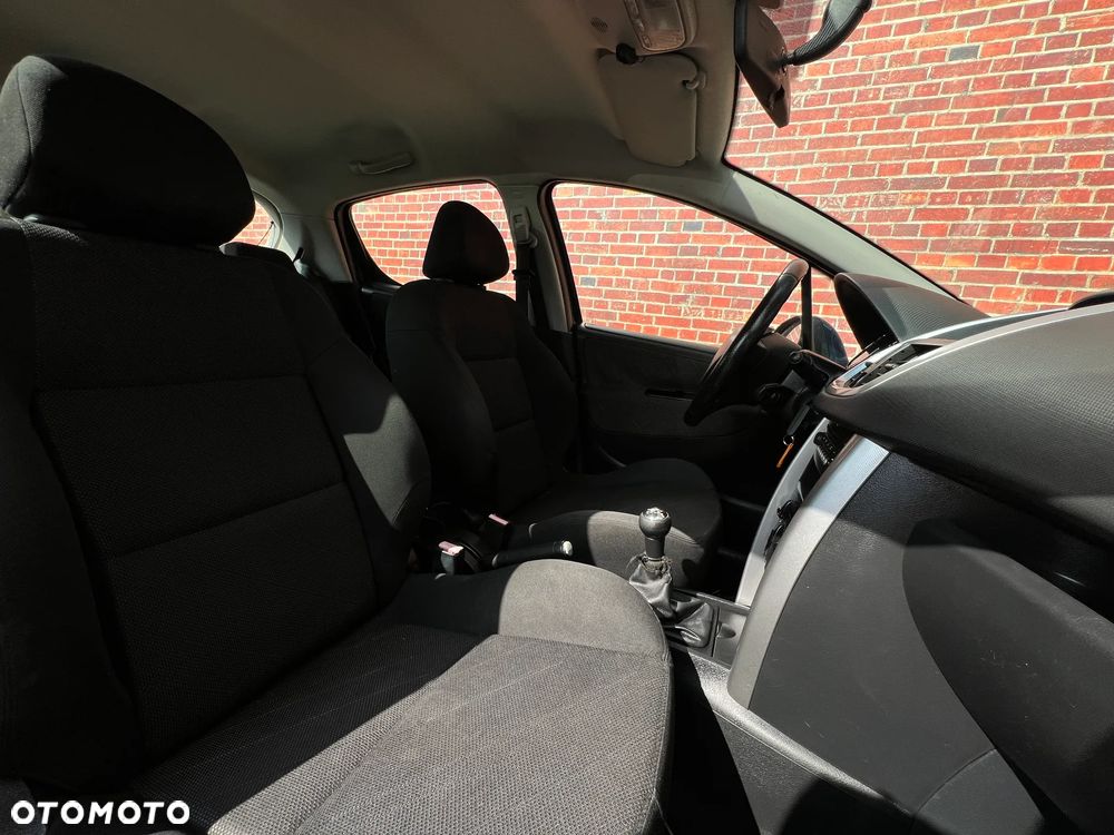 Peugeot 207 - 15