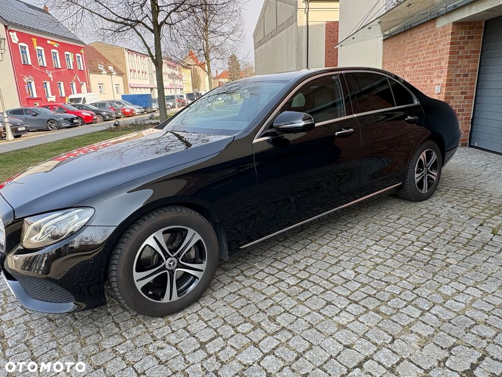Mercedes-Benz Klasa E 200 4Matic 9G-TRONIC Avantgarde - 8