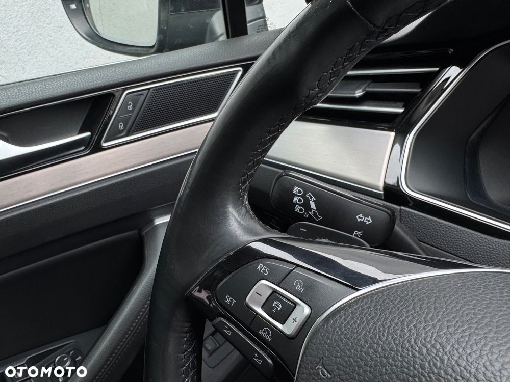 Volkswagen Passat 2.0 TDI (BlueMotion Technology) DSG Highline - 19