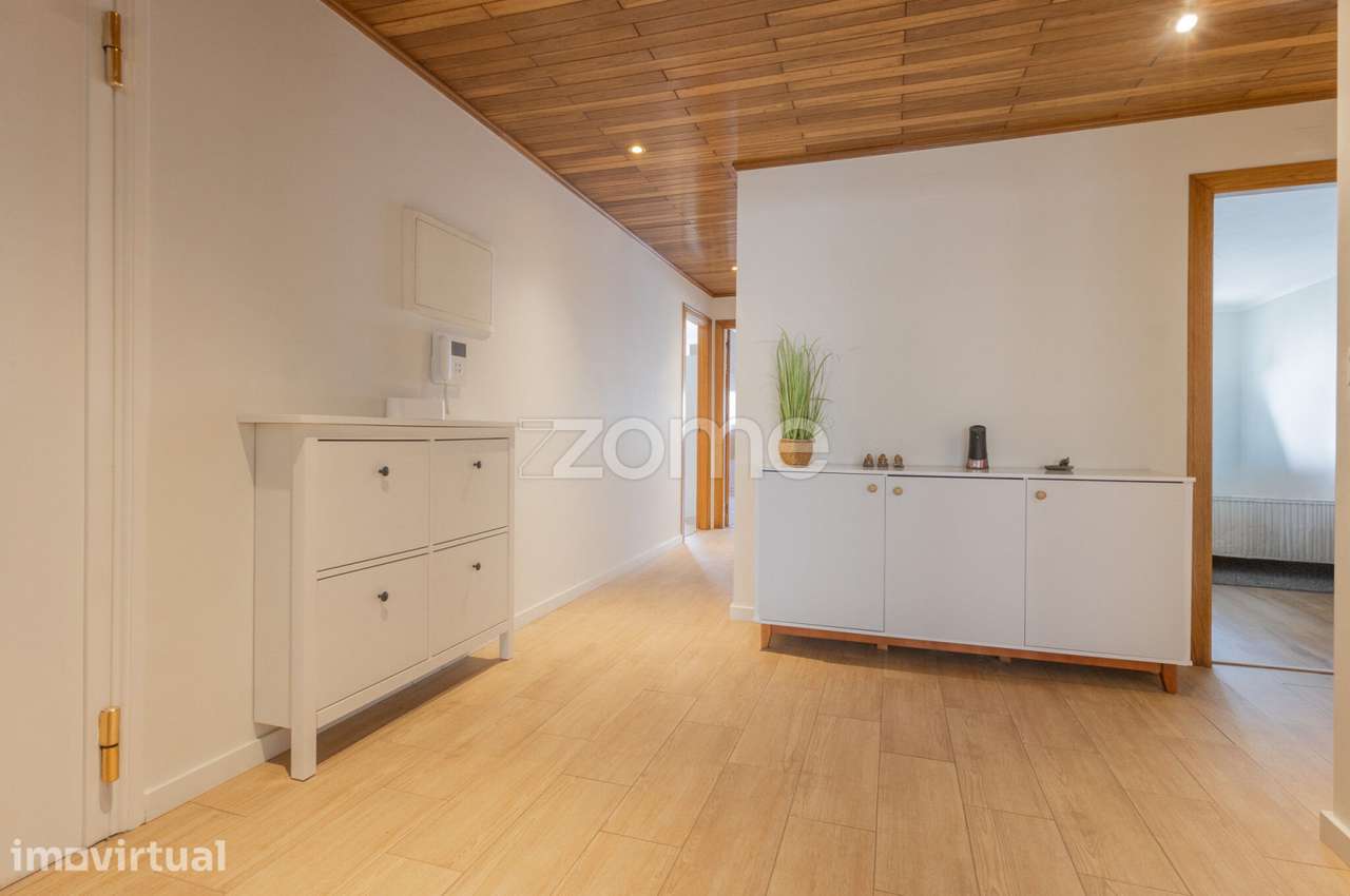 Apartamento T3 com Lareira e Luz Natural na Avenida de Fitares - Grande imagem: 3/41