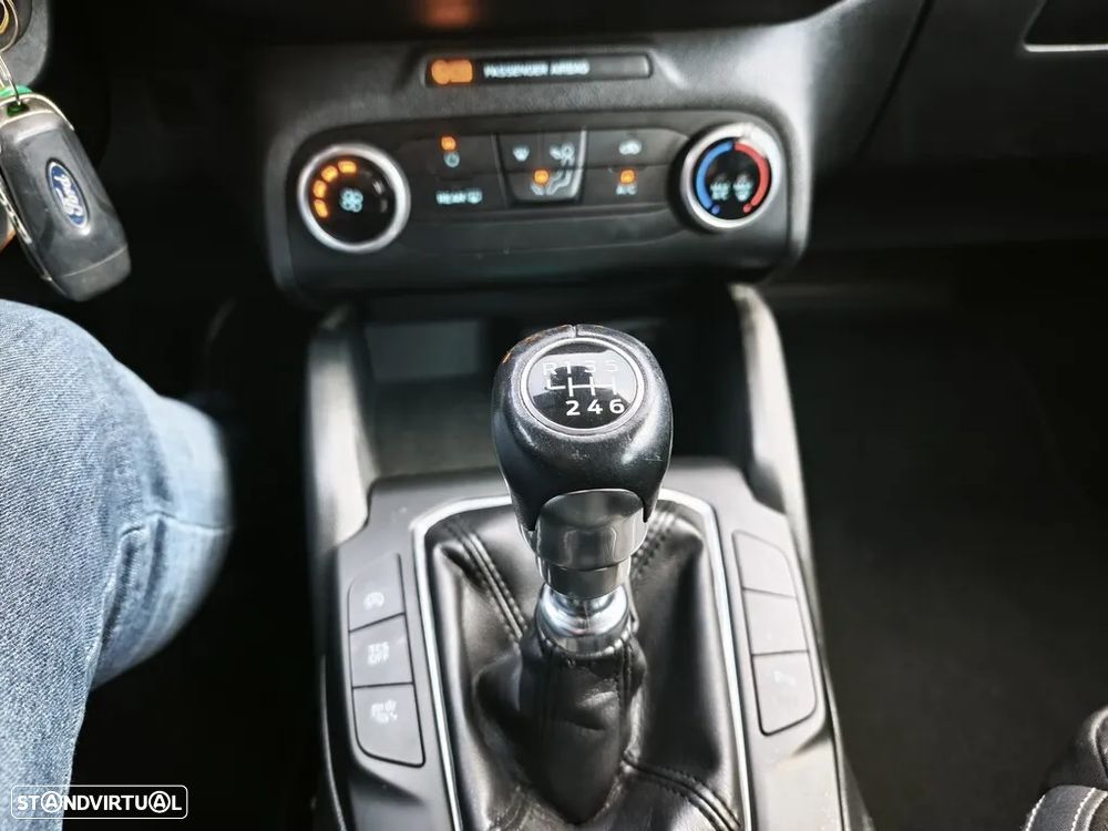 Ford Focus SW 1.5 EcoBlue S&S TITANIUM DESIGN - 23