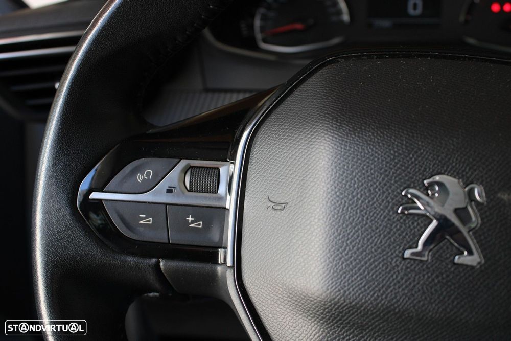 Peugeot 208 1.2 PureTech Allure - 20