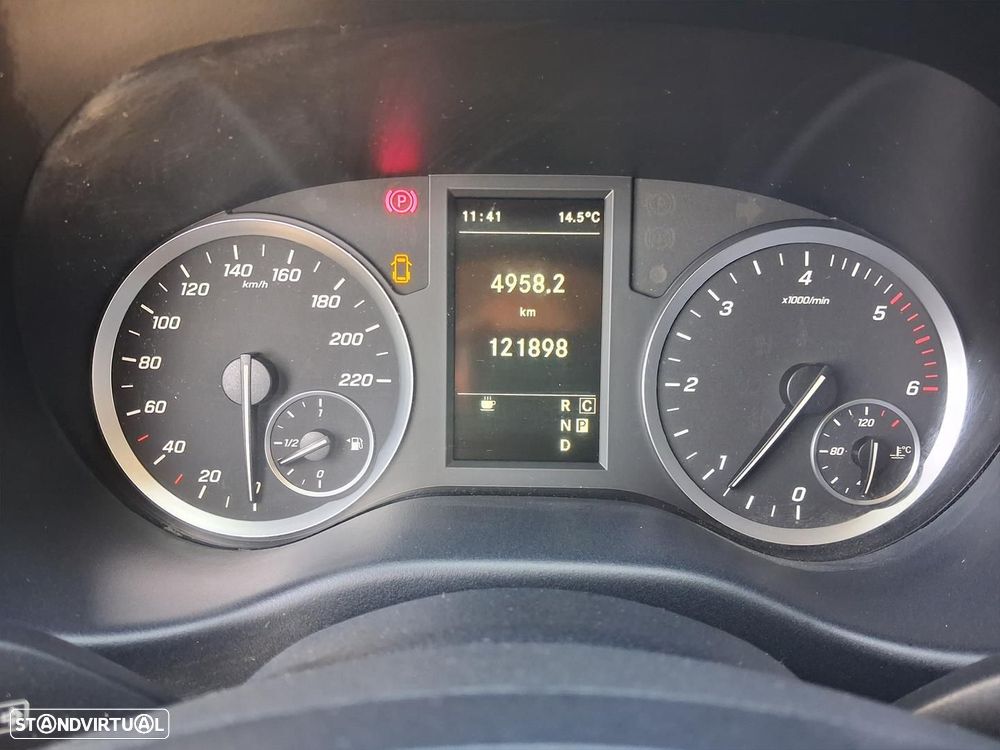 Mercedes-Benz Vito 116 CDI Furgão Standard - 16