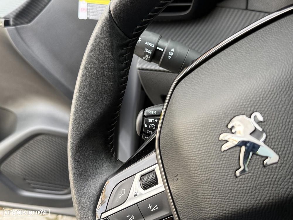 Peugeot 208 1.2 PureTech Allure - 26