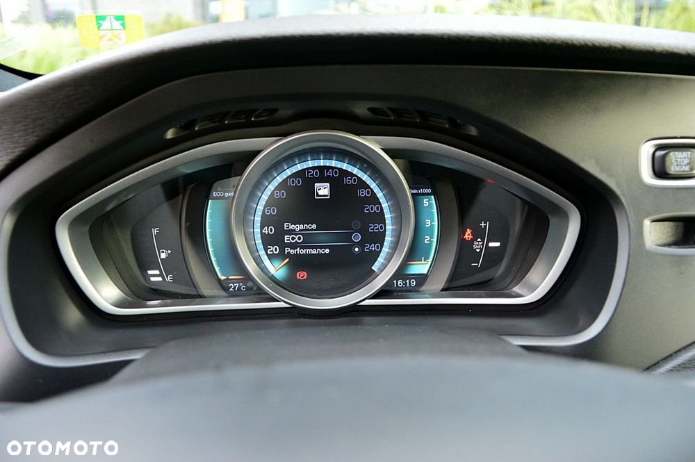 Volvo V40 D2 Drive-E R-Design Kinetic - 34
