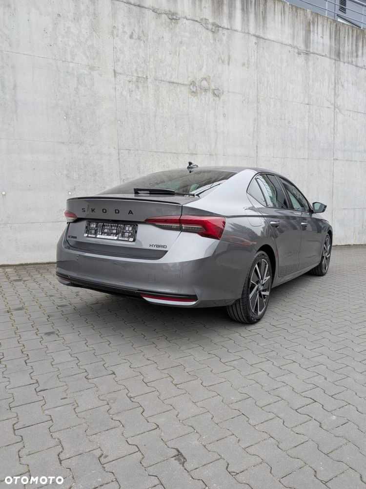 Skoda Octavia 1.5 TSI mHEV Sportline DSG - 4