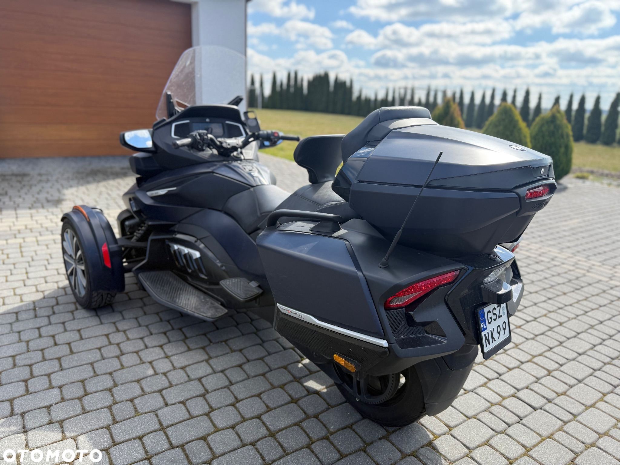 Can-Am Spyder - 8
