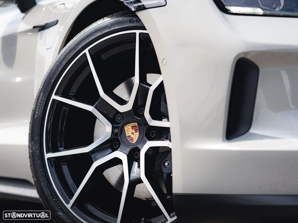 Porsche Taycan Sport Turismo bateria Performance Plus - 29