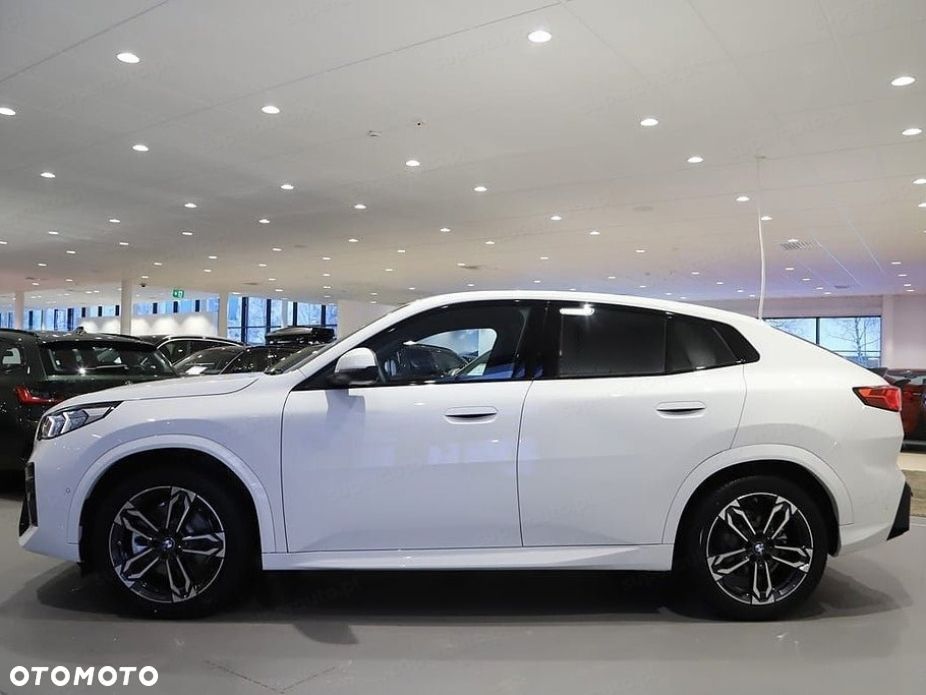 BMW iX2 - 3